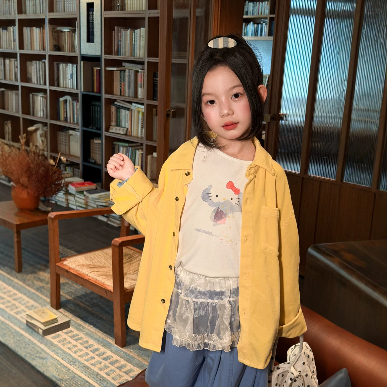 半柚衬衫2026秋季女童韩版纯色休闲衬衣儿童百搭宽松长袖翻领外套