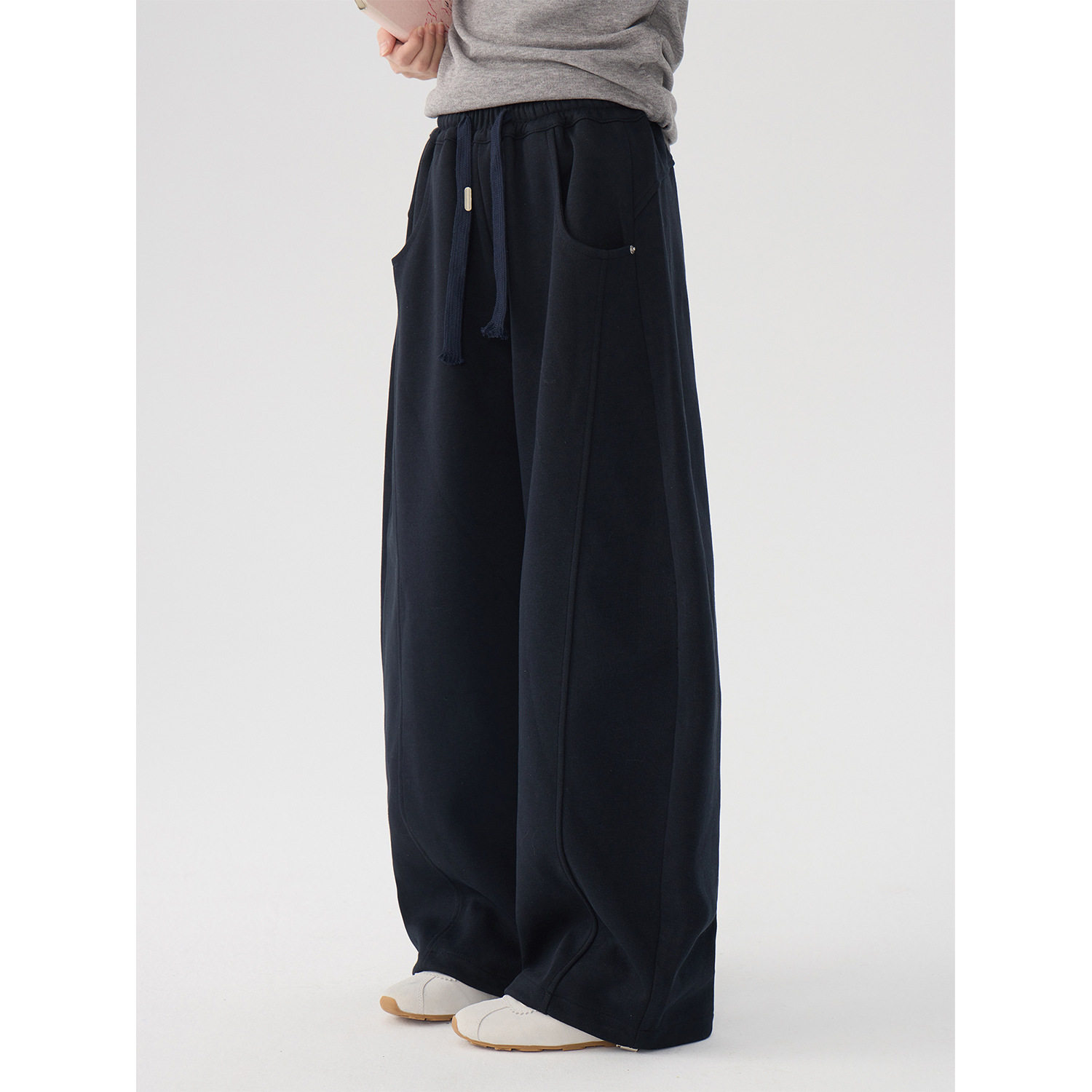 女童基础裁剪弯刀裤2026春装新款儿童宽松休闲运动裤百搭阔腿裤子