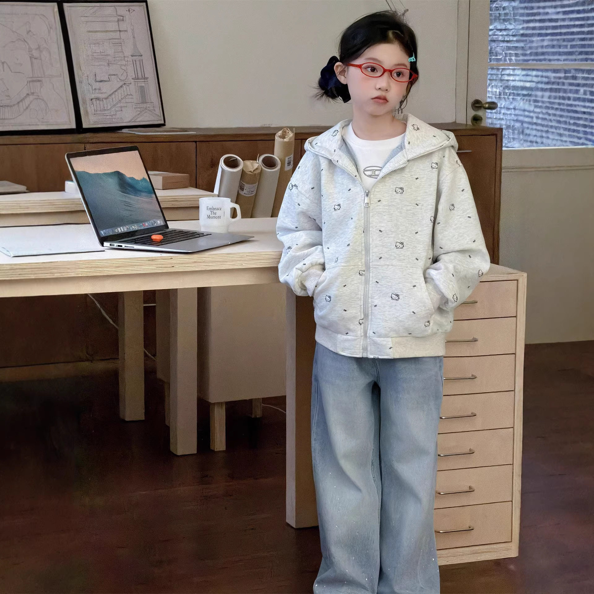 女童连帽外套春秋款2025新款大童秋冬洋气休闲百搭kt印花开衫卫衣