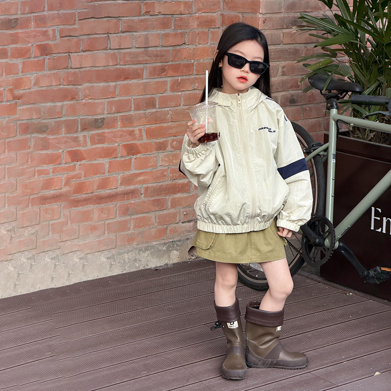 艾摩贝贝韩版童装中大女童休闲时髦户外撞色夹克上衣字母拼色外套