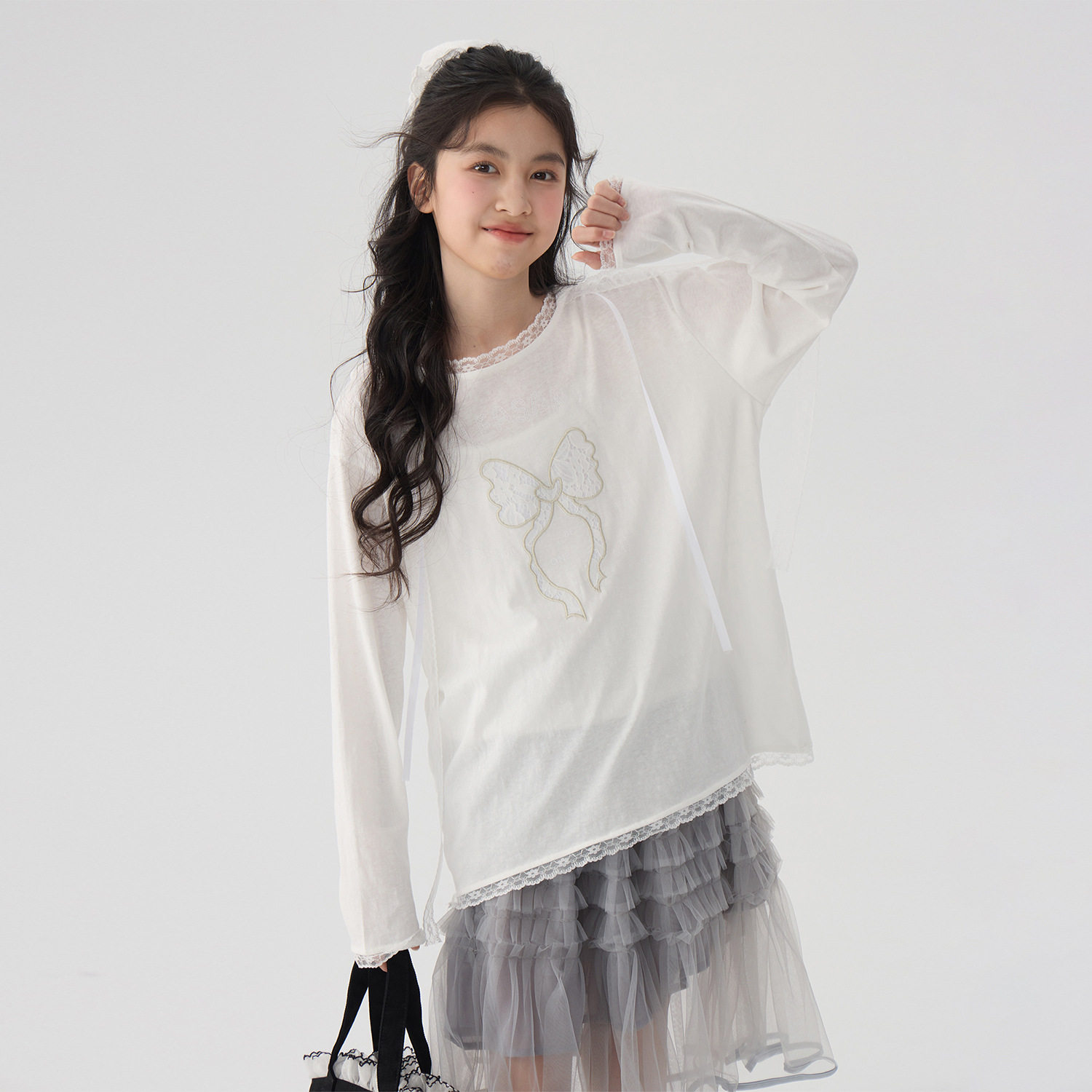 女童蝴蝶结蕾丝飘带t恤2026春装新款儿童韩版洋气休闲长袖上衣潮
