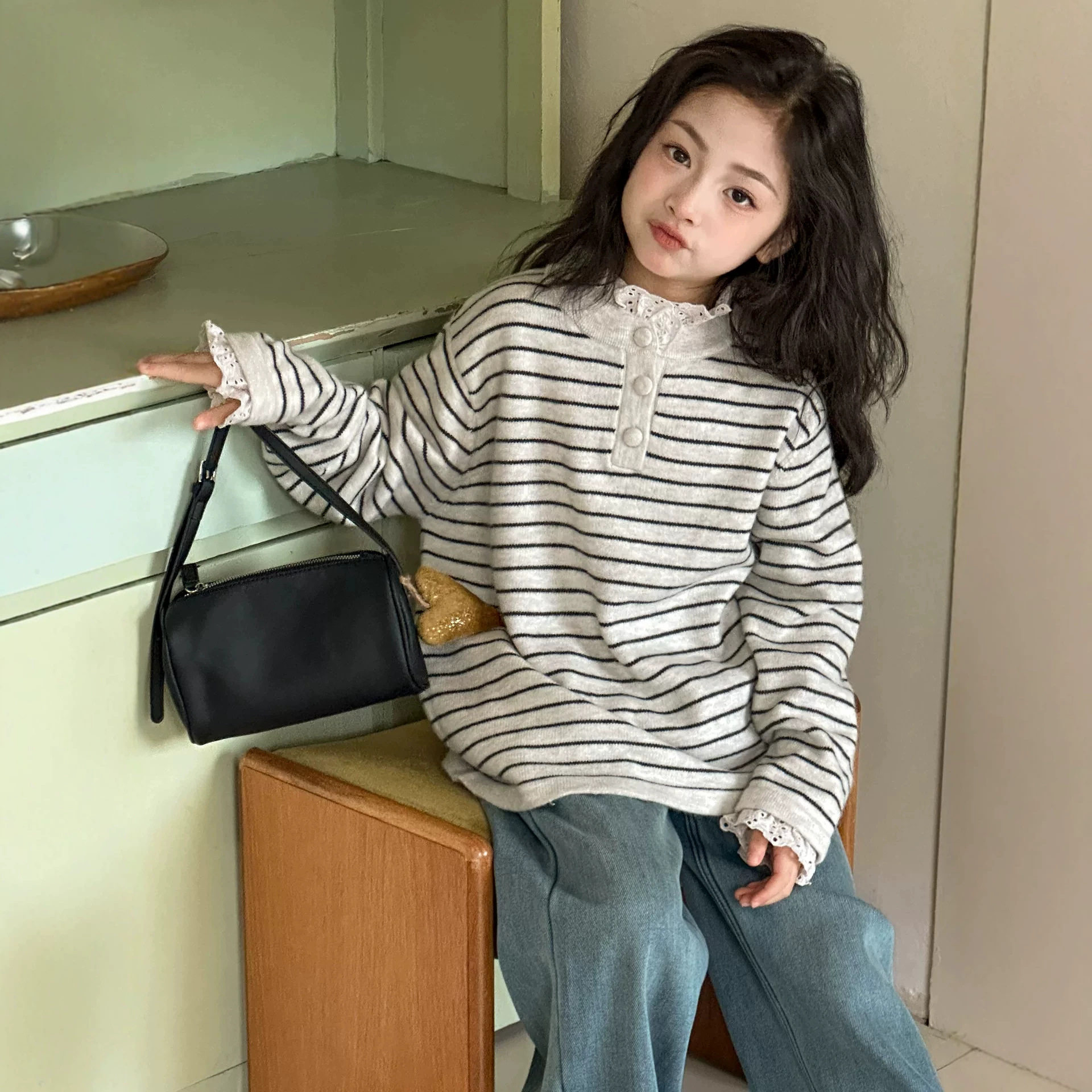 小红鱼女童毛衣2026秋冬儿童打底衫设计感内搭蕾丝拼接针织衫亲子