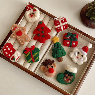 可爱圣诞节胸针女氛围感礼物毛毡卡通雪人别针毛衣围巾包包装 饰品