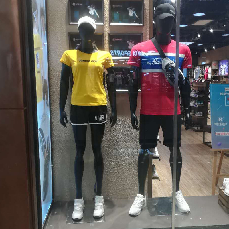 运动男女模特道具人像橱窗