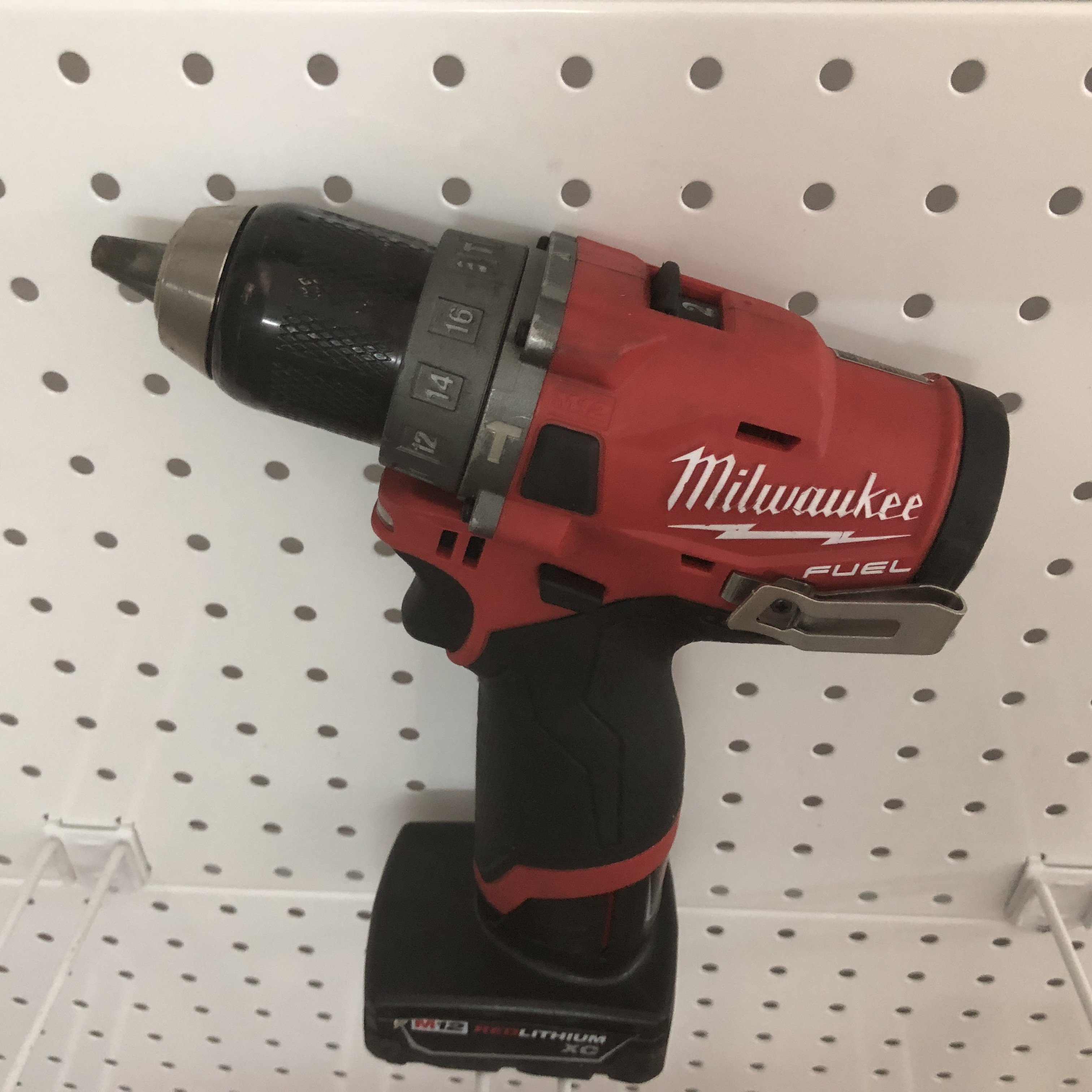 미국은 MILOTECH 12V2504-20 브러시리스 가볍고 컴팩트하며 임팩트 드라이버 전기 드릴 드라이버 전기 배치를 수입했습니다