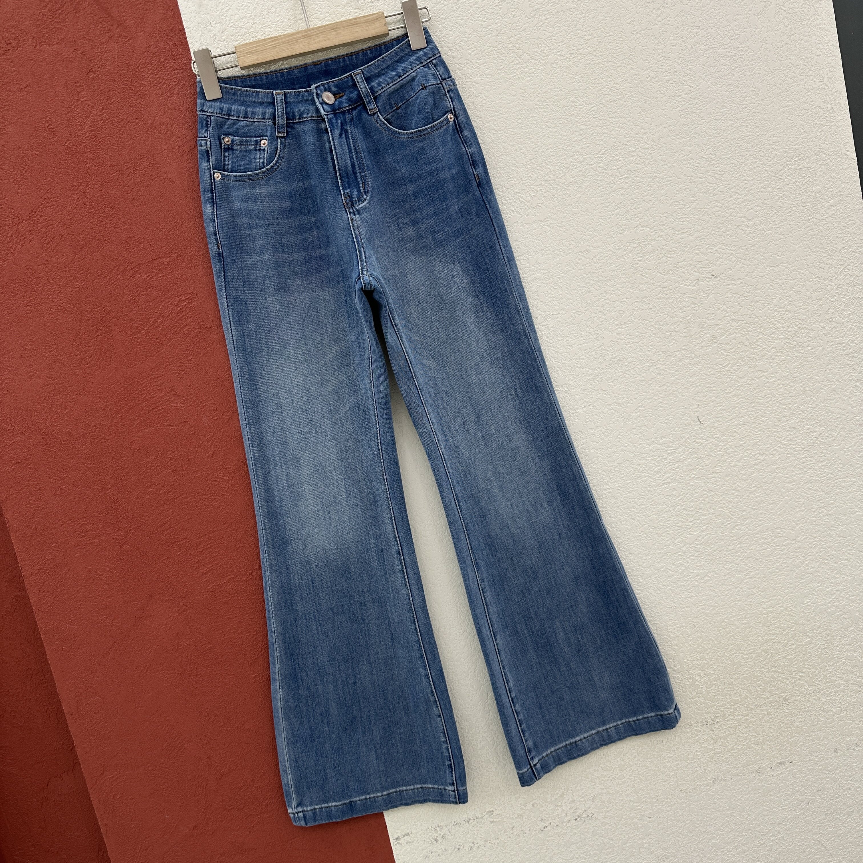 2026春款FASHION KAILI凯立68532牛仔裤女高腰显瘦微喇裤喇叭裤