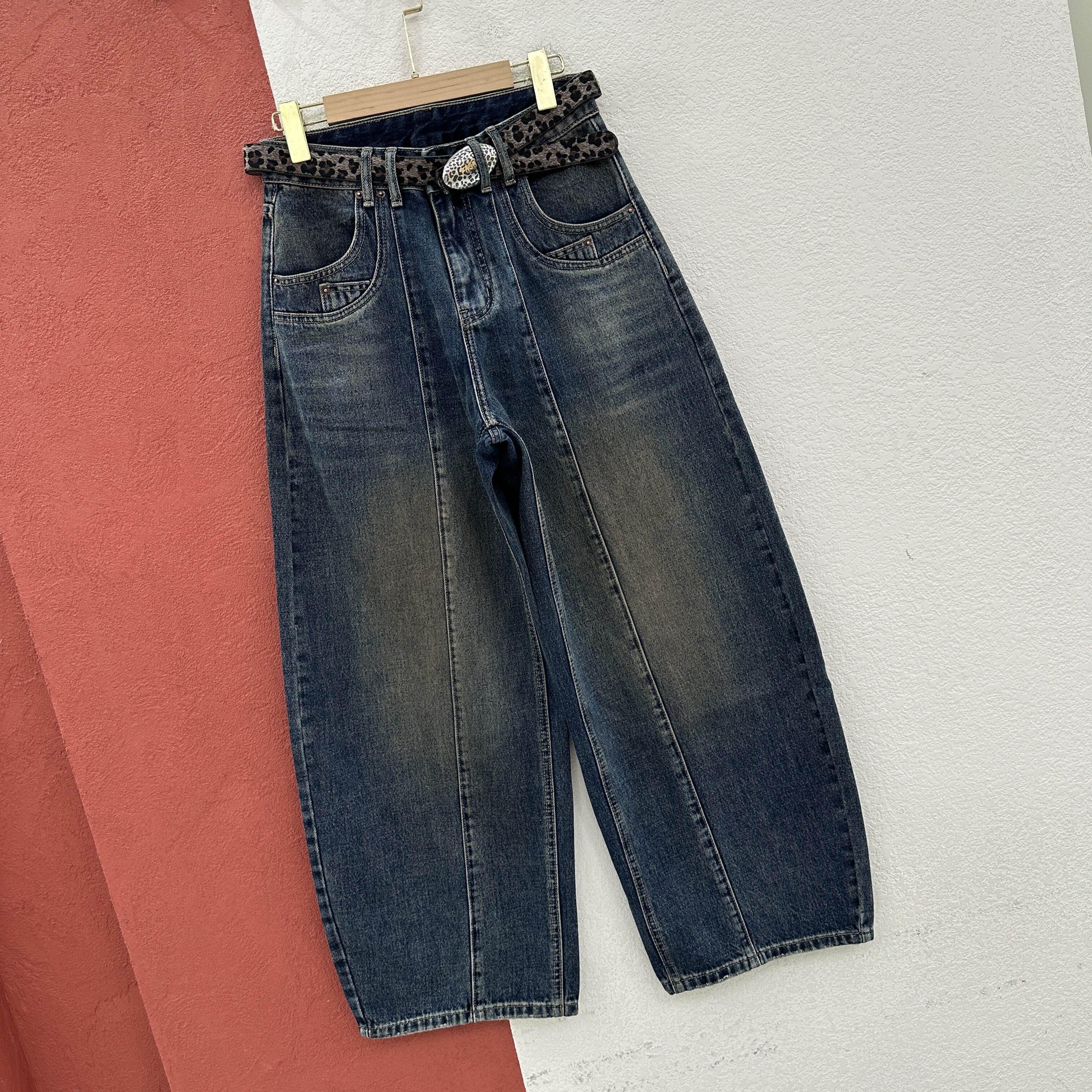 2026秋款JEANS倩小妞19994牛仔裤女高腰水洗双压线复古豹纹弯刀裤