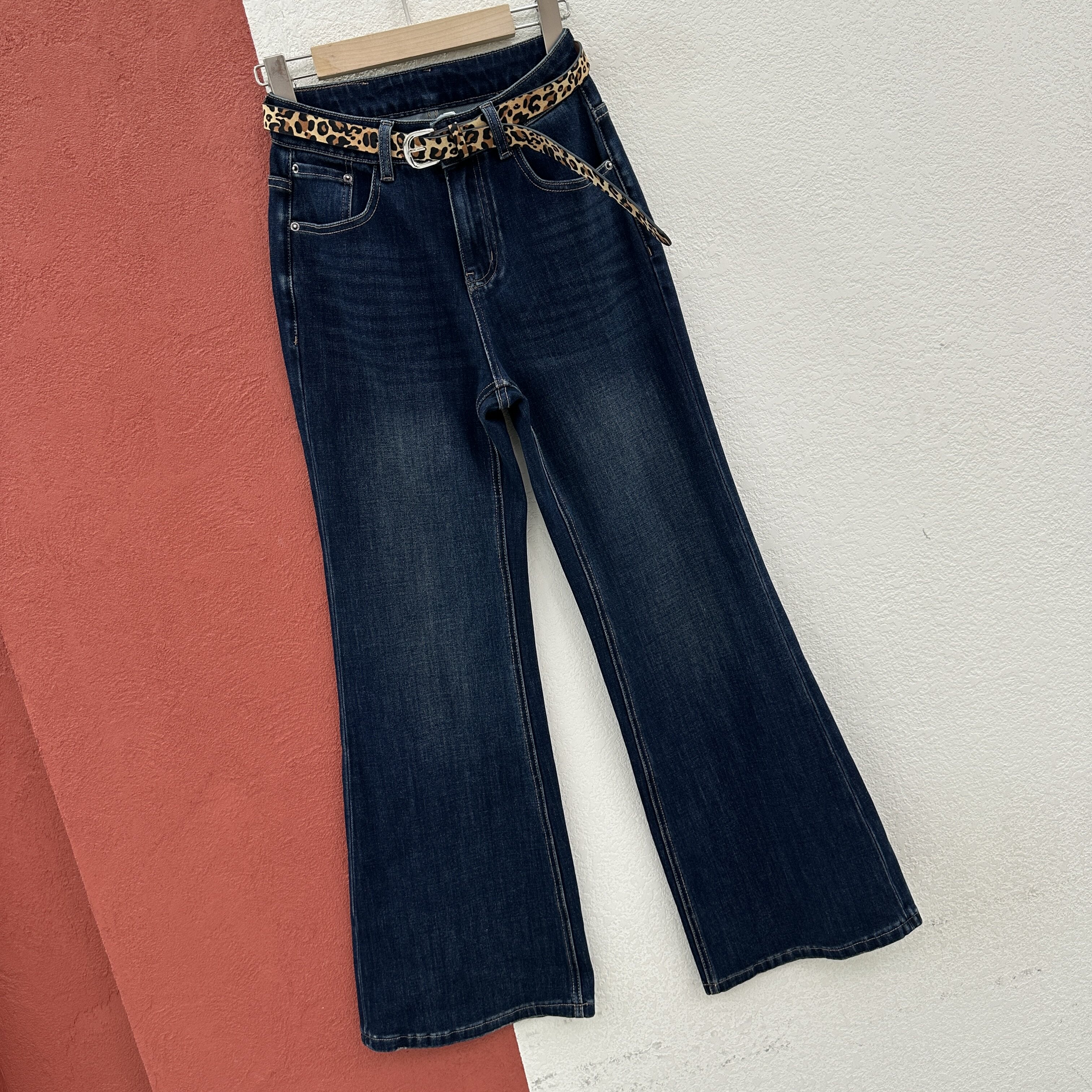 2026秋款CC JEANS牛仔裤2673女高腰弹力喇叭裤豹纹皮标微喇裤长裤
