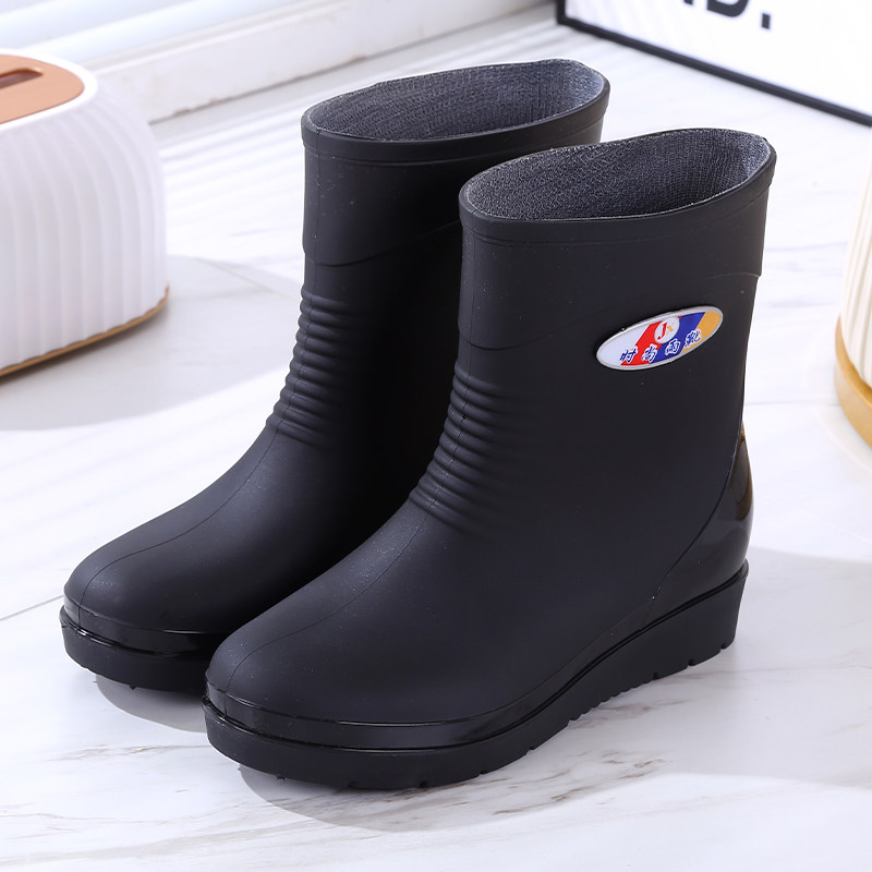 雨靴女中筒春秋时尚水鞋厚底防滑外穿耐磨长筒水靴外穿保暖雨鞋女,居家日用,雨鞋/雨靴,淘宝优惠券,粉丝福利购,淘宝优惠卷
