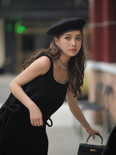 CAN冬季 重工丝绒吊带连衣裙女系带收腰蝴蝶结气质小黑裙 新款