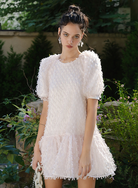 CAN夏季新款 高定欧根纱压花 法式小众设计感泡泡袖连衣裙女