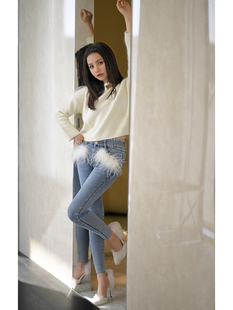 百搭针织上衣 雪花钉珠白色毛衣女圆领套头时尚 CAN冬季 新款