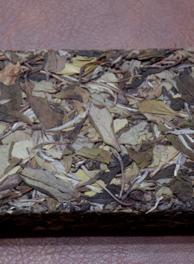 松压易撬2022年荒野寿眉茶砖250g福鼎白茶不易碎陈香初显传统工艺