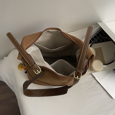 【有拉链暗袋】麂皮绒斜挎大包