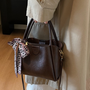 多隔层复古美拉德丝巾手提斜挎包2025新款 潮百搭简约小包包女款