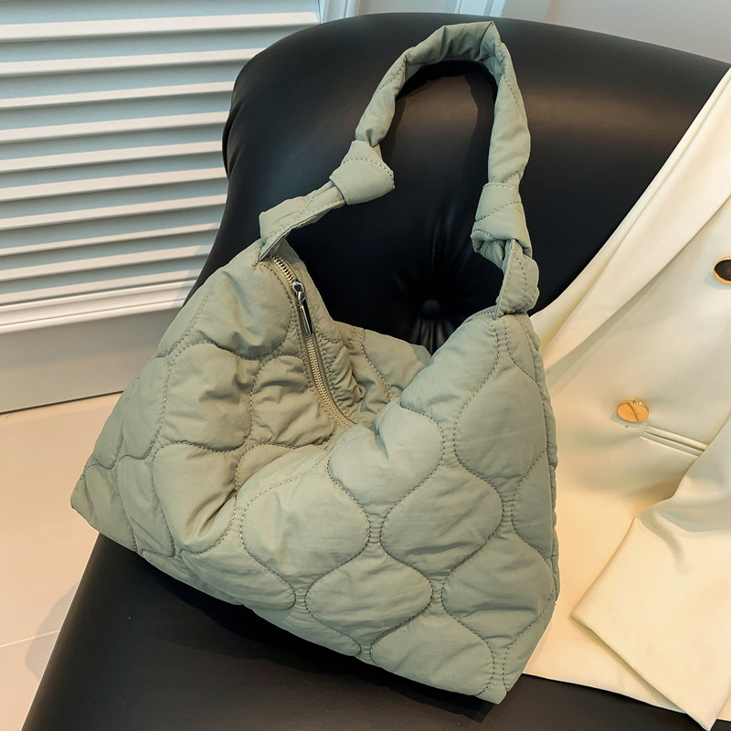 包包女款2023秋冬新款棉被包菱格ins网红大容量百搭单肩托特包