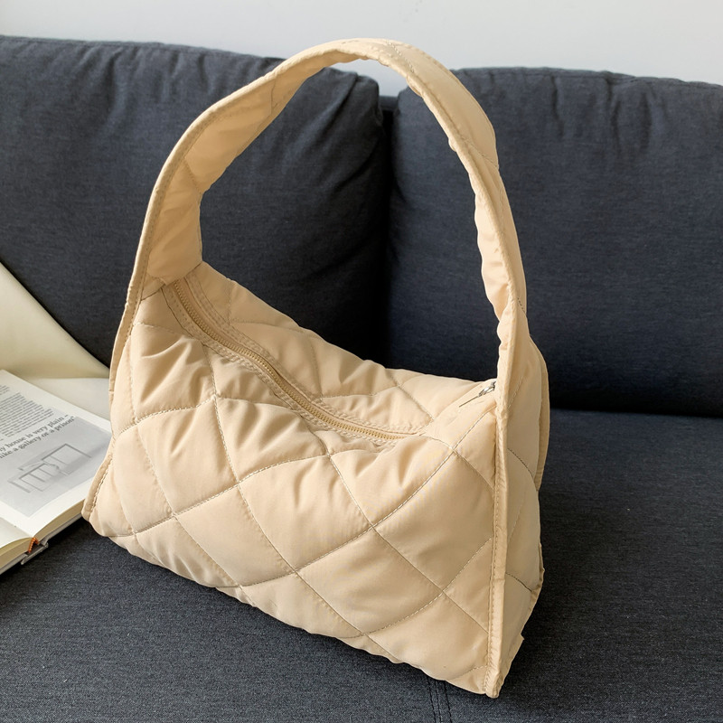 简约柔软菱格纯色腋下单肩包女2023新款潮时尚百搭休闲大容量包包