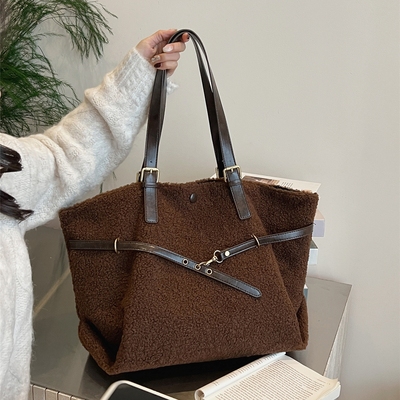 大容量慵懒风毛绒托特包