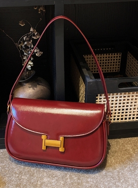高级感红色质感腋下斜挎两用包2025新款潮百搭时尚小包包女款