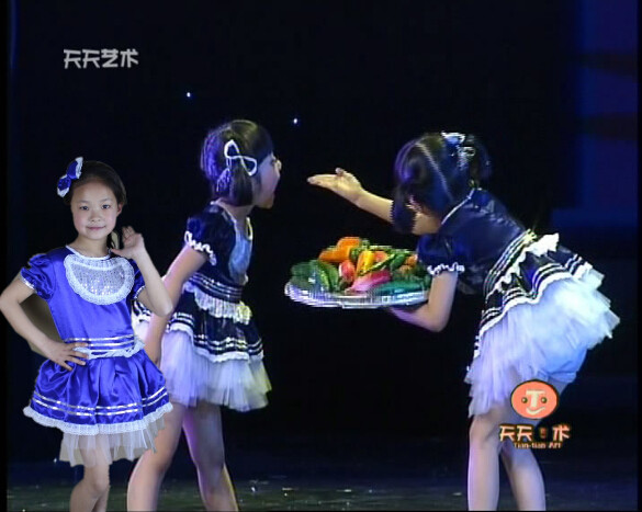 小荷风采女童现代舞道具演出服