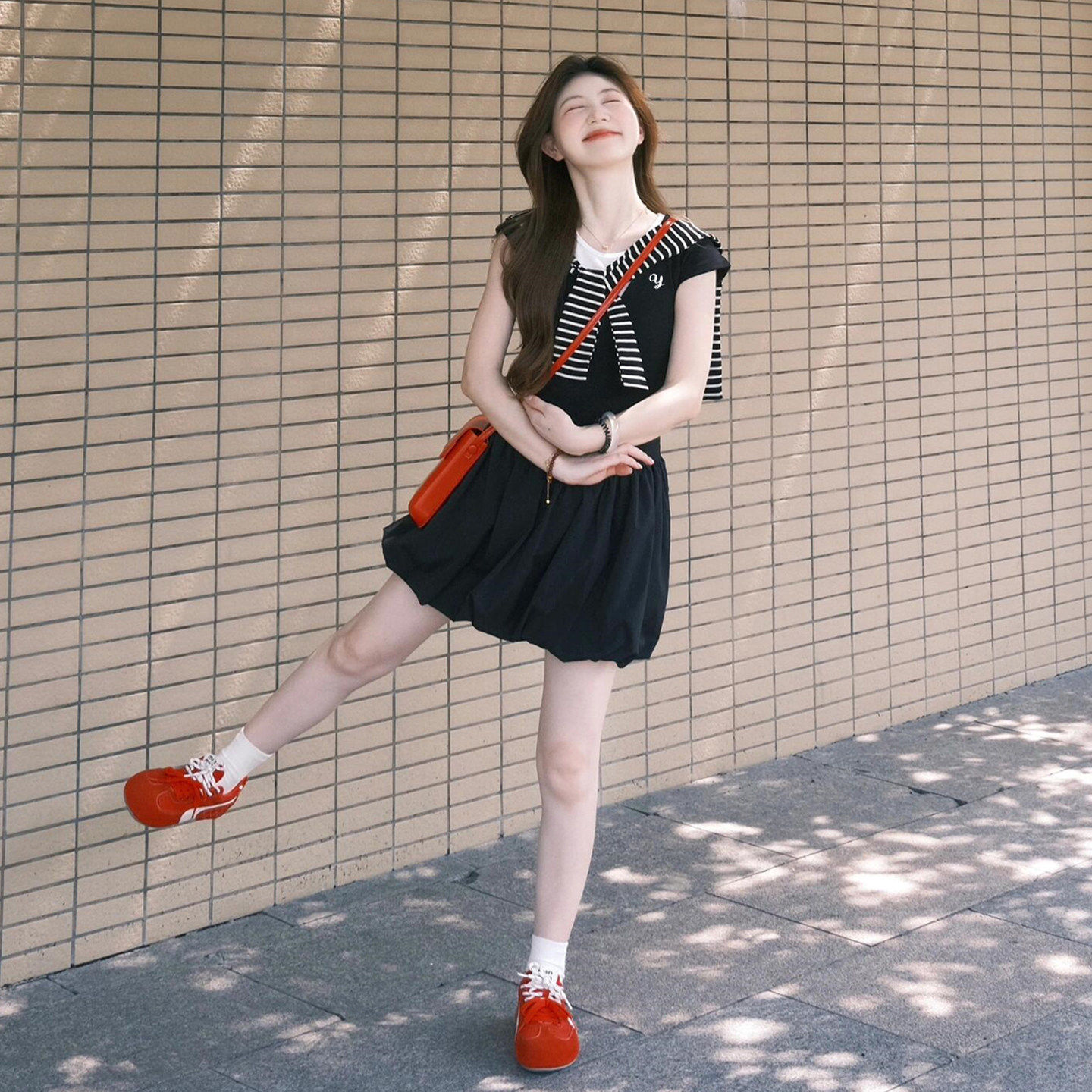 黑色洋装子女夏季2026新款今年流行爆款夏天巨好看掐腰蓬蓬短裙