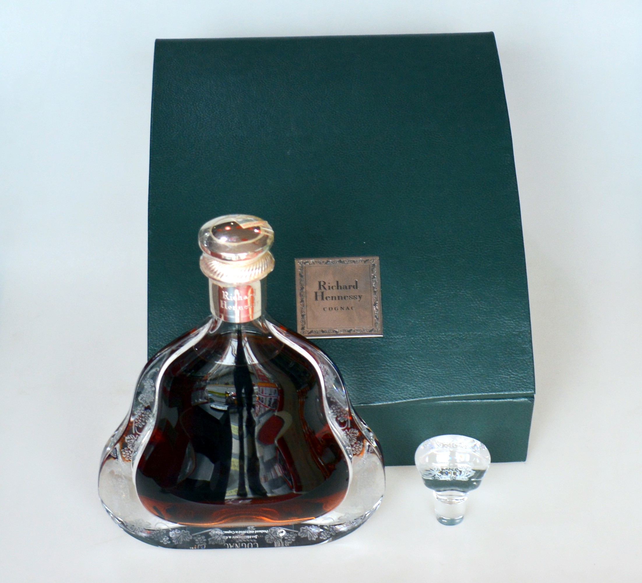 老洋酒收藏 法国Hennessy轩尼诗李察干邑白兰地700ml旧版绿盒行货