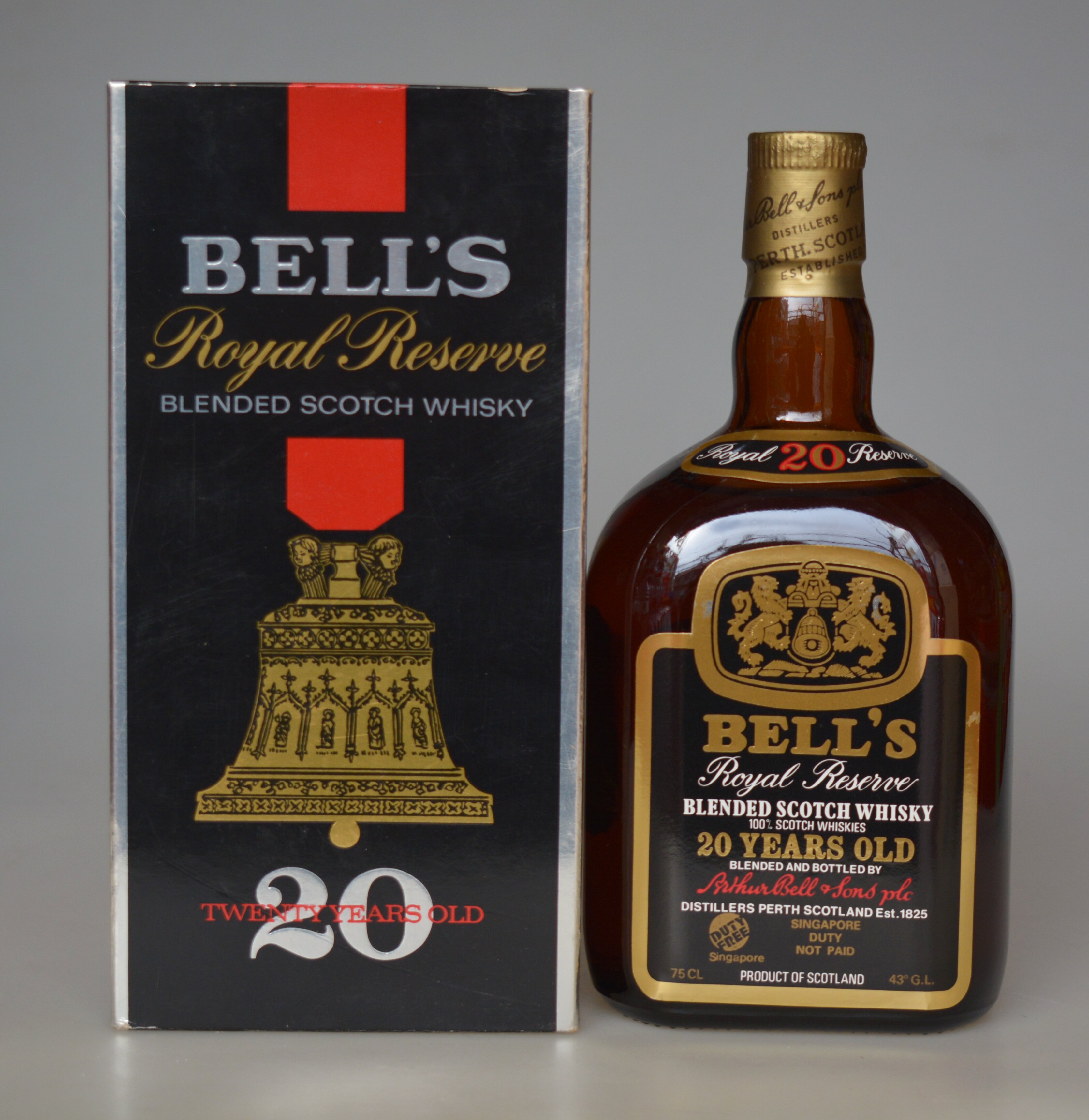 老洋酒收藏80年代英国金铃20年调和苏格兰威士忌43度750ml带盒