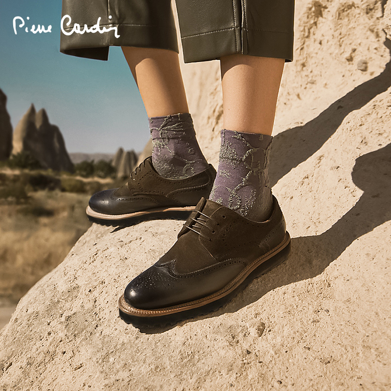 皮尔卡丹胎牛皮拼接绒面布洛克鞋