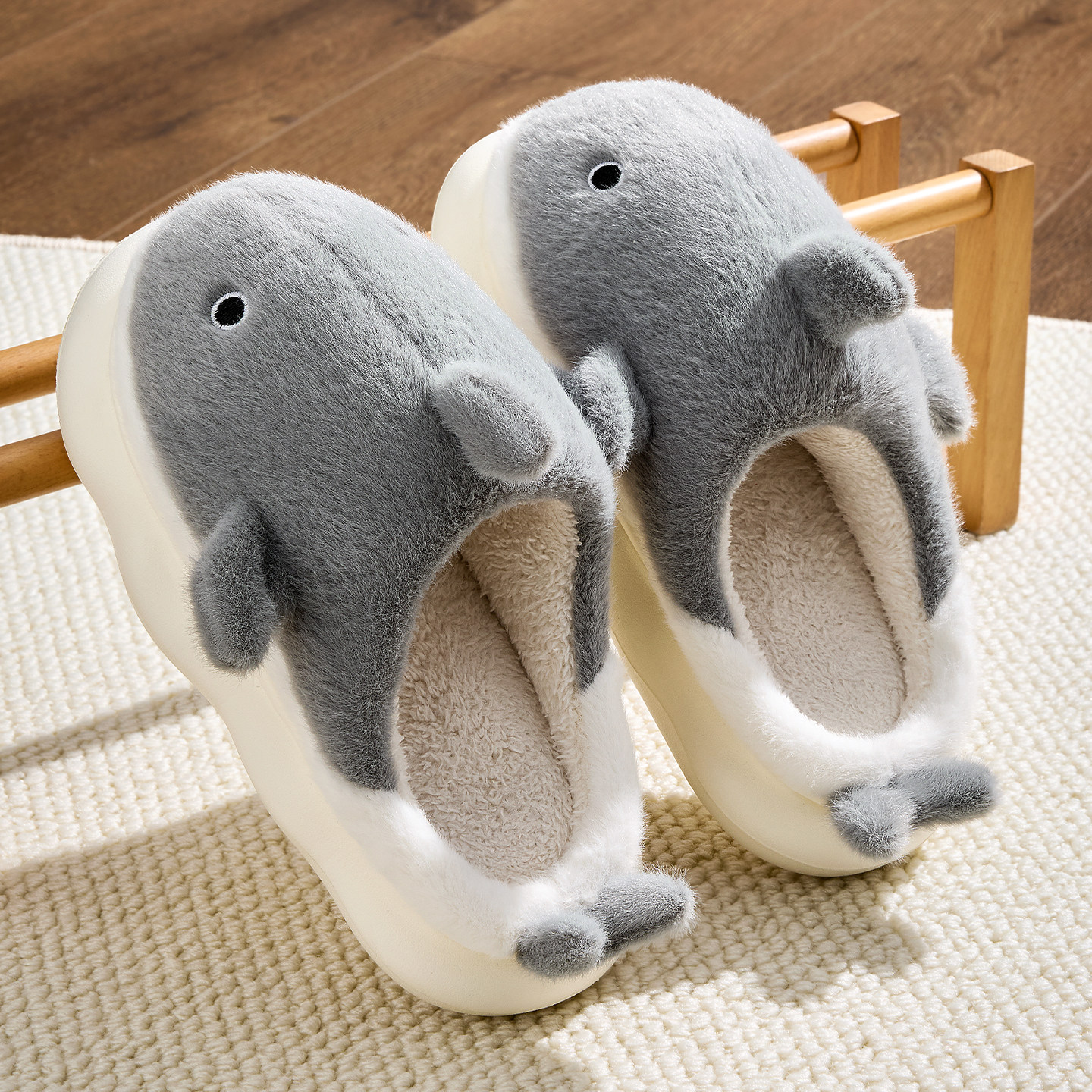 棉拖鞋男士秋冬季2025新款室内家居毛绒可爱厚底踩屎感鲨鱼棉拖女,流行男鞋,一字拖,淘宝优惠券,粉丝福利购,淘宝优惠卷