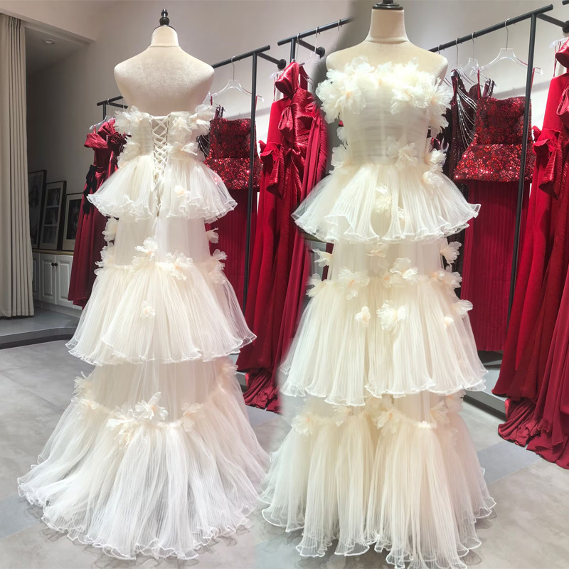 影楼新款香槟色抹胸花朵轻纱婚纱出门迎宾礼服旅拍简约显瘦蛋糕裙