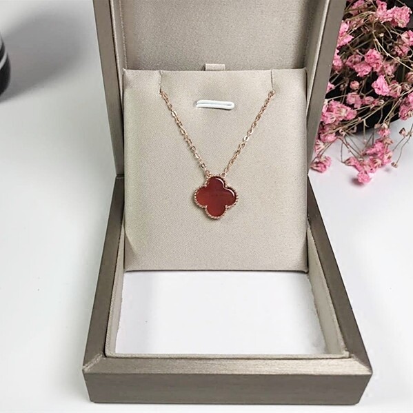 純銀葉草項鏈女18K玫瑰金白貝母紅瑪瑙鎖骨鏈飾品配飾吊墜潮在類目 飾品/流行首飾/時尚飾品新, 項鍊中 - 來自Buy2taobao.com提供專業的淘寶代購服務