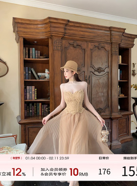 项天鹅er 富家千金小洋装女套装2025冬季法式蕾丝抹胸上衣半身裙