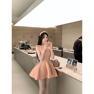 项天鹅er 法式吊带连衣裙女2025冬季新款缎面a字背心裙千金感裙子