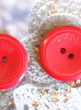 红色两孔胶钮26mm有字钮扣红色纽扣塑料扭扣