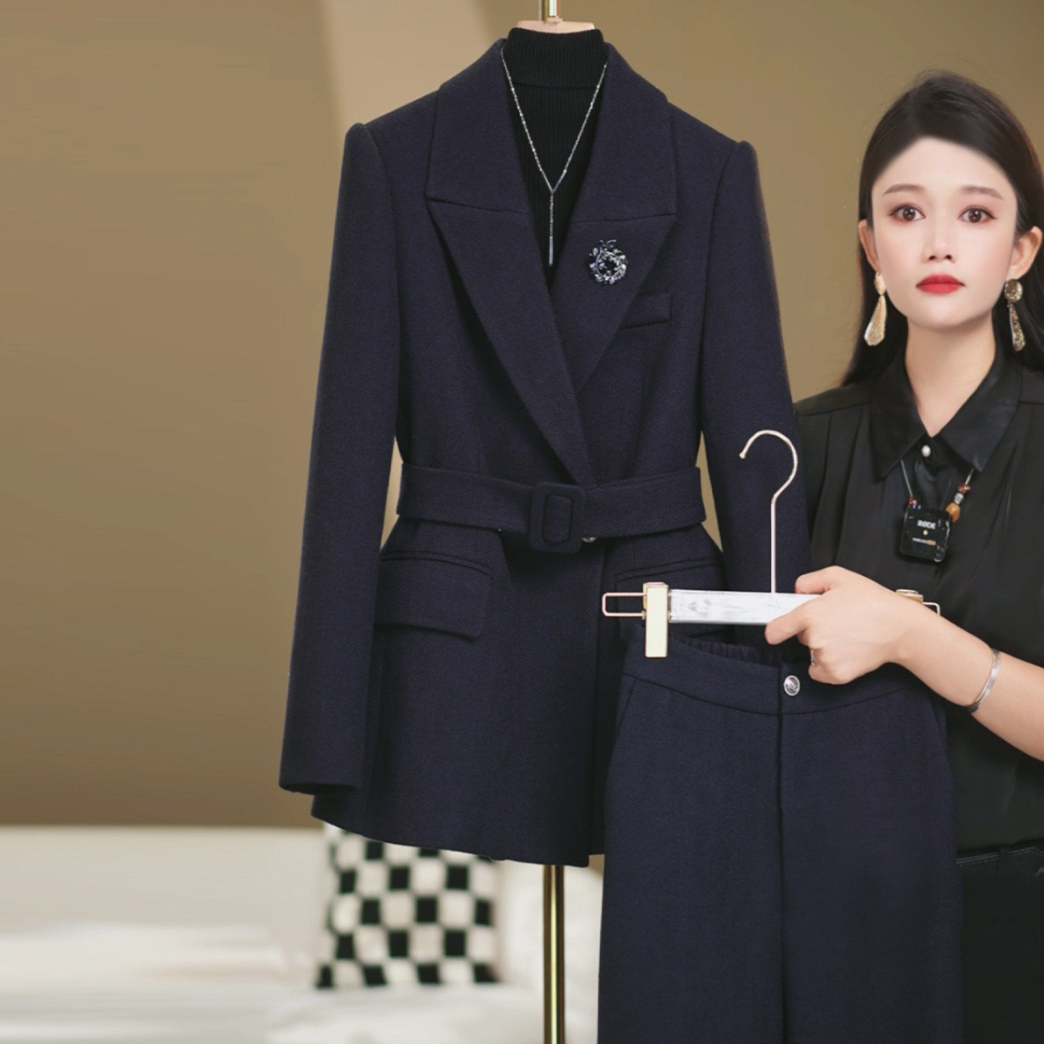 轻奢商务双排扣西装套装女深蓝色收腰显瘦腰带职场通勤气质西服