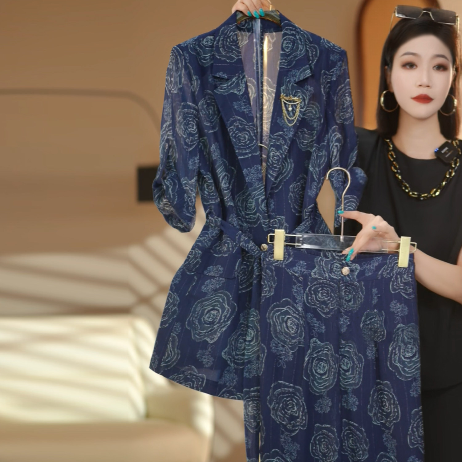 蓝色薄款西装外套女夏季五分袖显瘦职业装气质高级感职场西服套装
