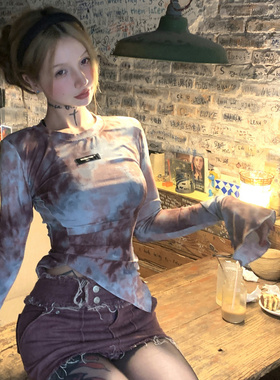 RollingMoney春夏花纹设计防晒t恤女长袖收腰辣妹打底衫纯欲上衣