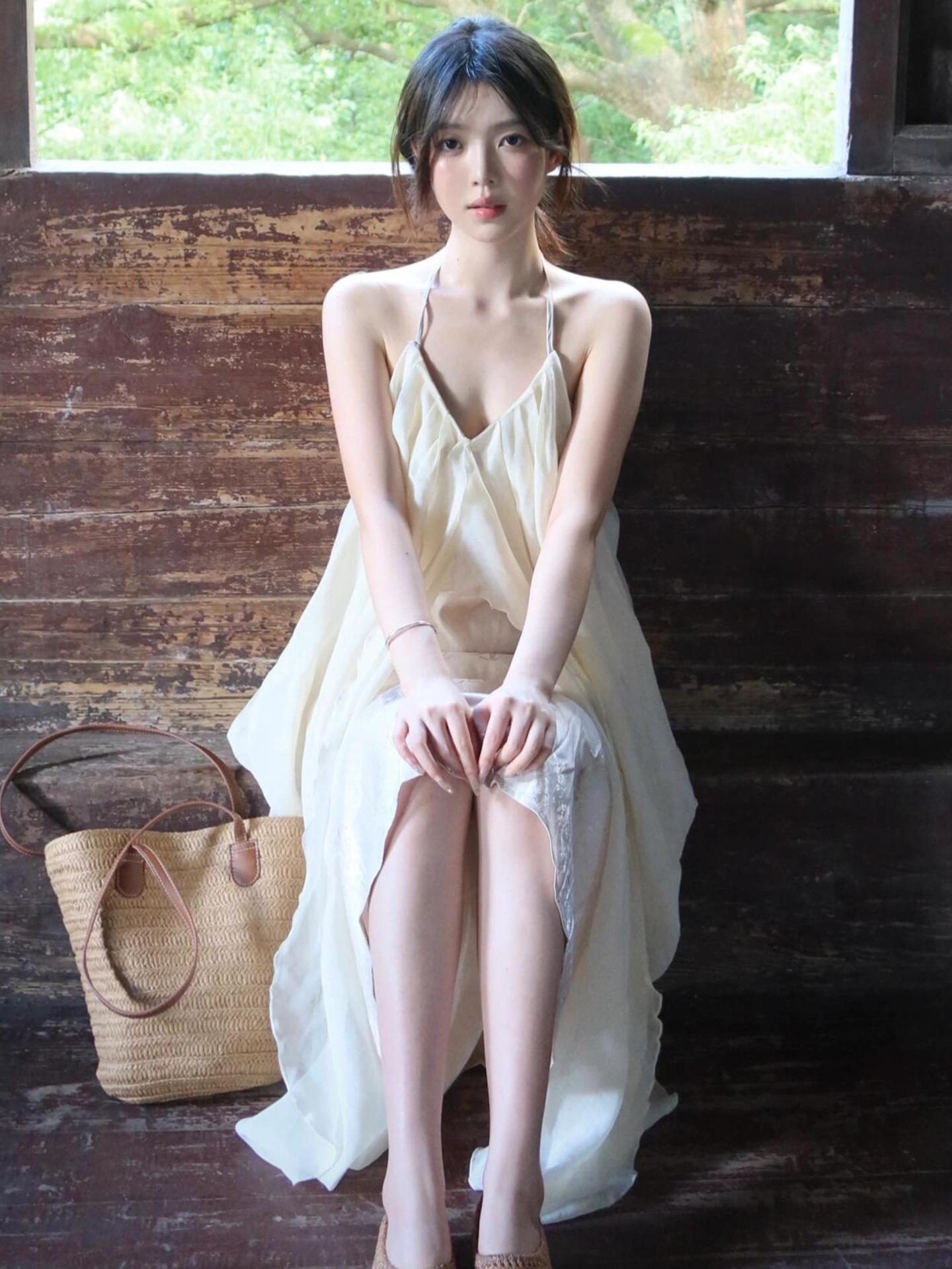 法式薄纱挂脖吊带连衣裙子女夏季2025新款绝美巨好看海边度假长裙