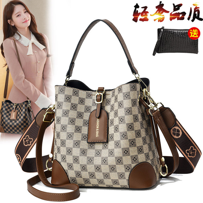 大包包女秋冬2025新款时尚单肩包上班通勤软皮大容量水桶包,箱包皮具/热销女包/男包,水桶包,淘宝优惠券,粉丝福利购,淘宝优惠卷