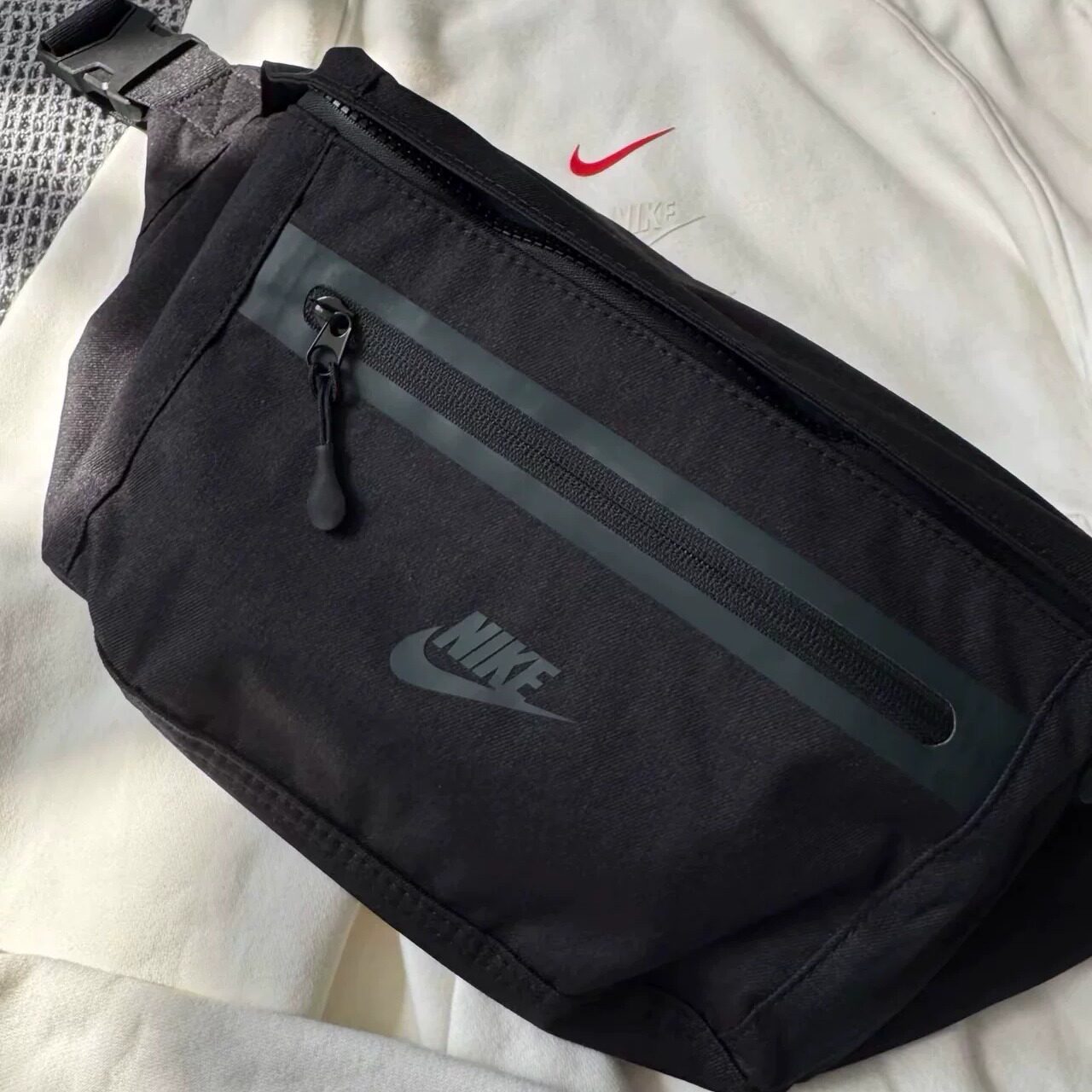Nike耐克大容量男女斜挎腰包