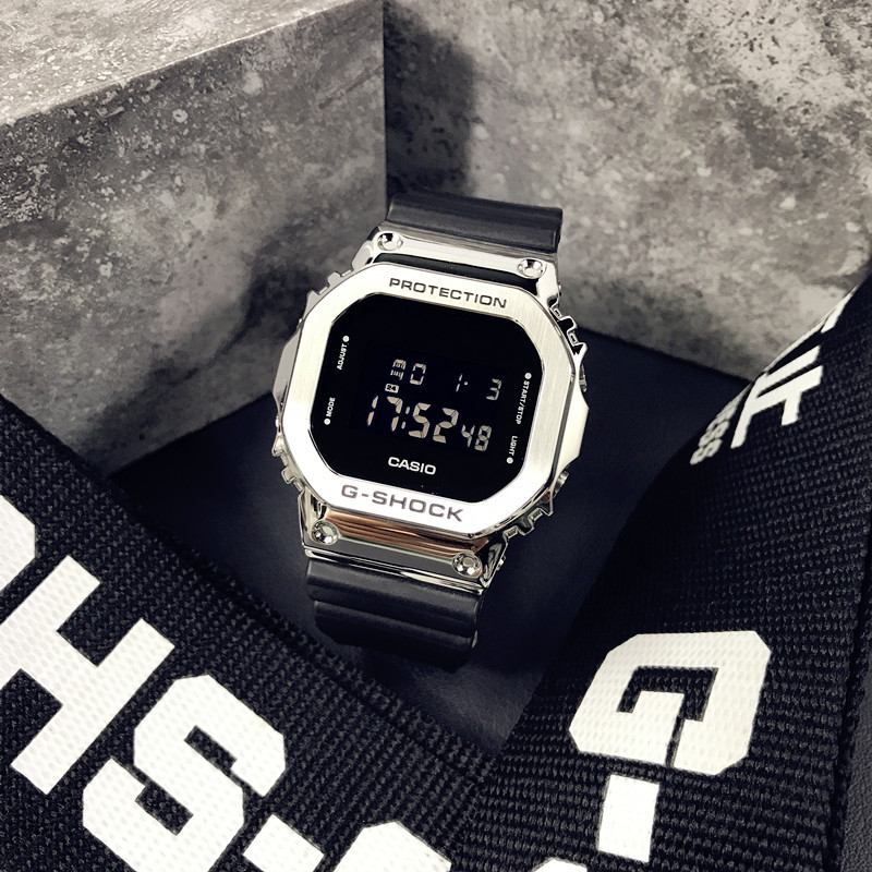 卡西欧金属小方块男女数显运动