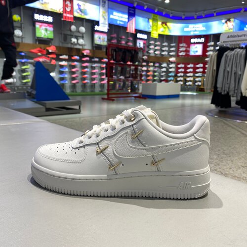 耐克AF1女款低帮耐磨休闲板鞋