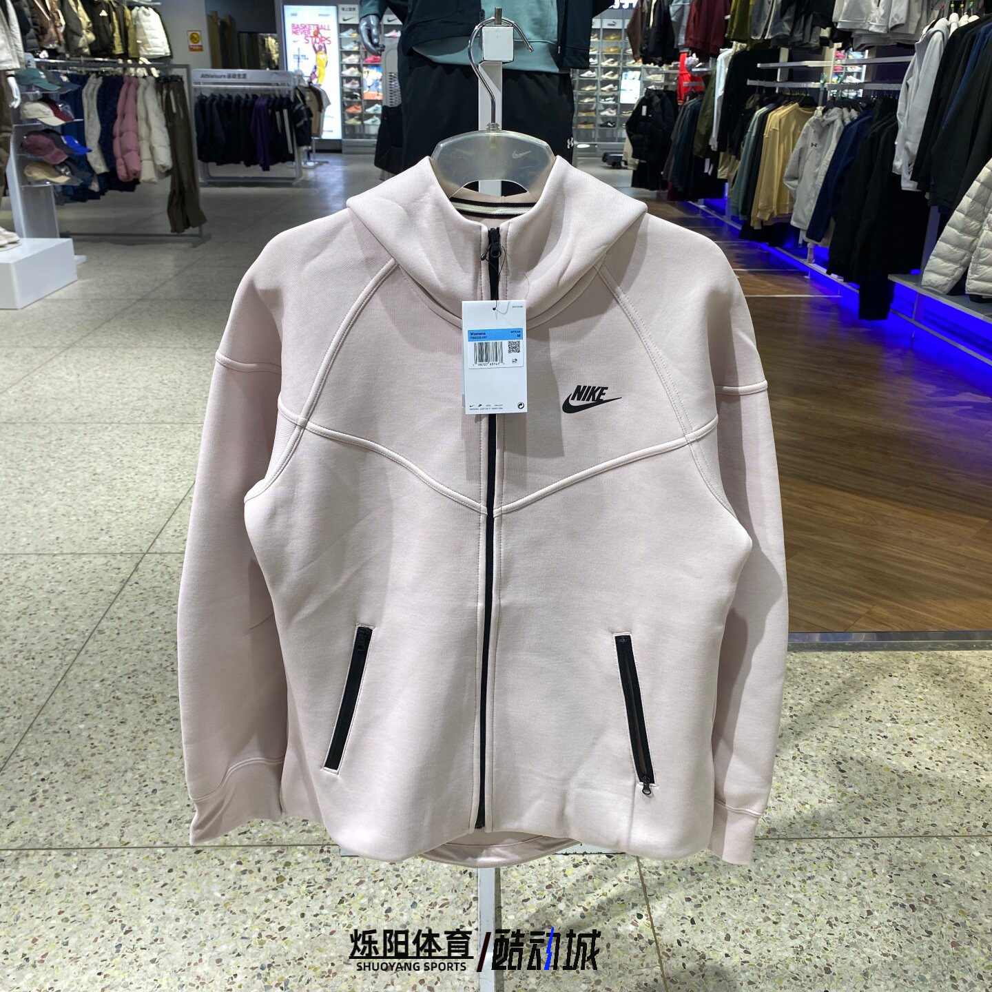 Nike耐克女子25秋冬新款风行者外套防风保暖连帽夹克 FB8339-667