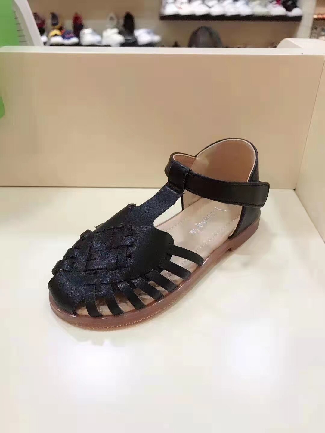 夏季包头软底镂空魔术贴编织凉鞋