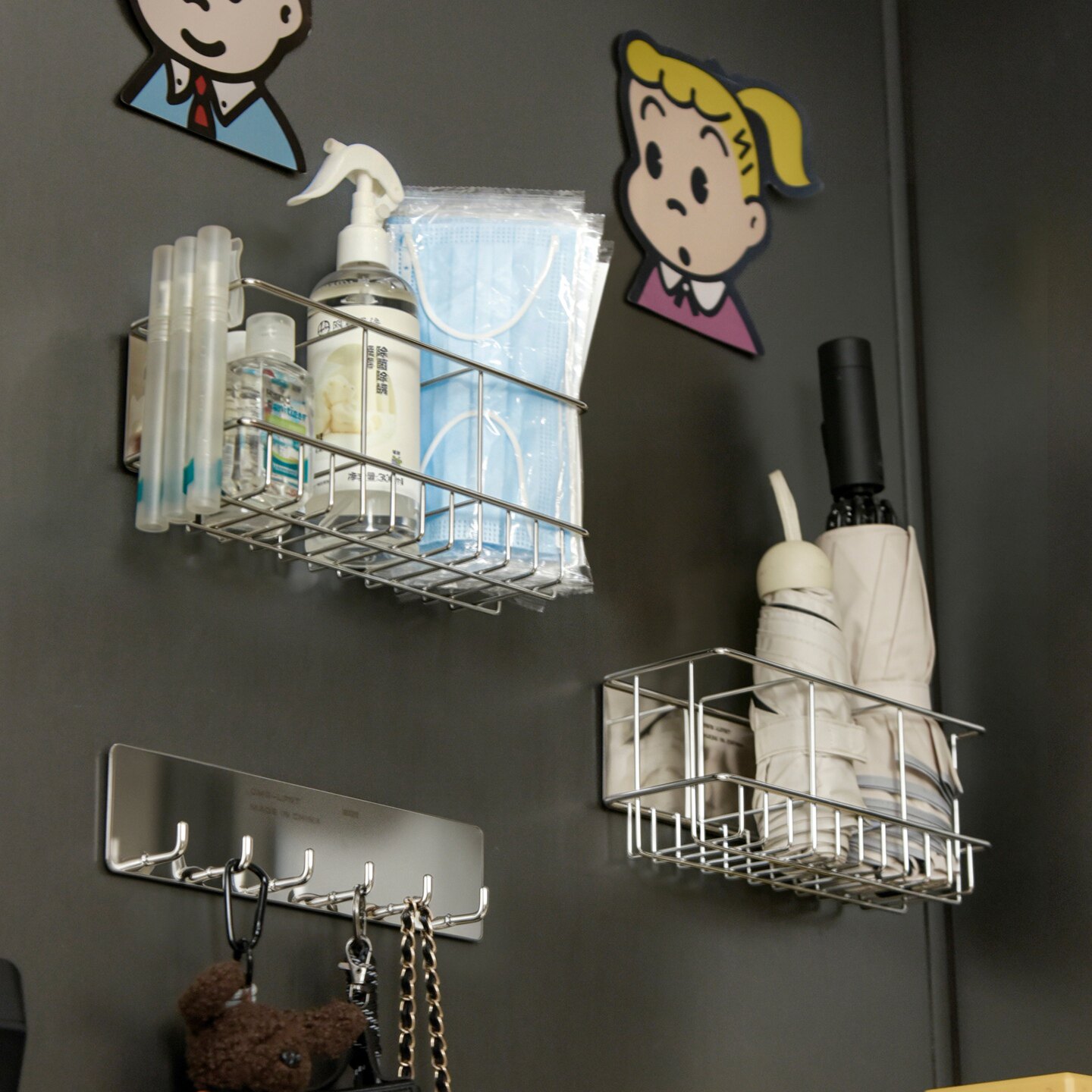 入户门后磁吸口罩收纳盒壁挂家用存放手套防盗门上磁铁雨伞置物架
