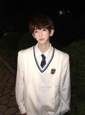 【刺篇】dk制服原创刺绣针织马甲背心学生V领毛衣坎肩秋冬男套装