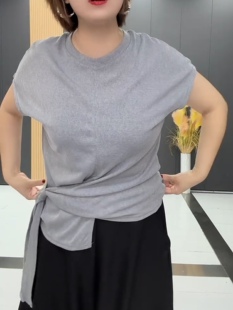 2026年夏季新款女装设计感小众褶皱T恤时尚百搭高级感漂亮上衣潮