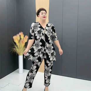 2026年新款胖MM高级感宽松显瘦大码速干网眼碎花V领短袖薄两件套