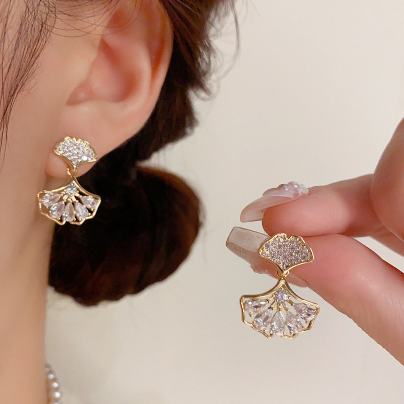 韩版气质小众设计感满钻树叶耳环s925银针精致时尚百搭超闪耳坠女,饰品/流行首饰/时尚饰品新,耳钉,淘宝优惠券,粉丝福利购,淘宝优惠卷