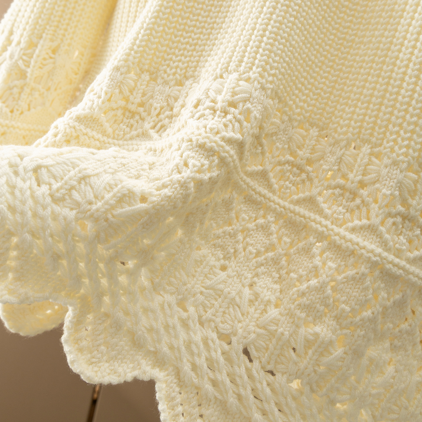 H春上7号一眼爱 法柜100羊毛重工镂空钩花圆领长袖毛衣女57F4 特